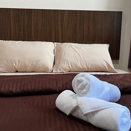Skye Apartment Hotel Бринчанг Экстерьер фото