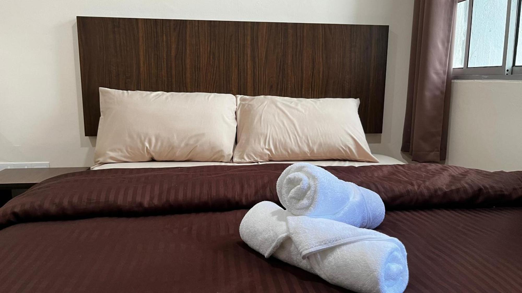 Skye Apartment Hotel Бринчанг Экстерьер фото