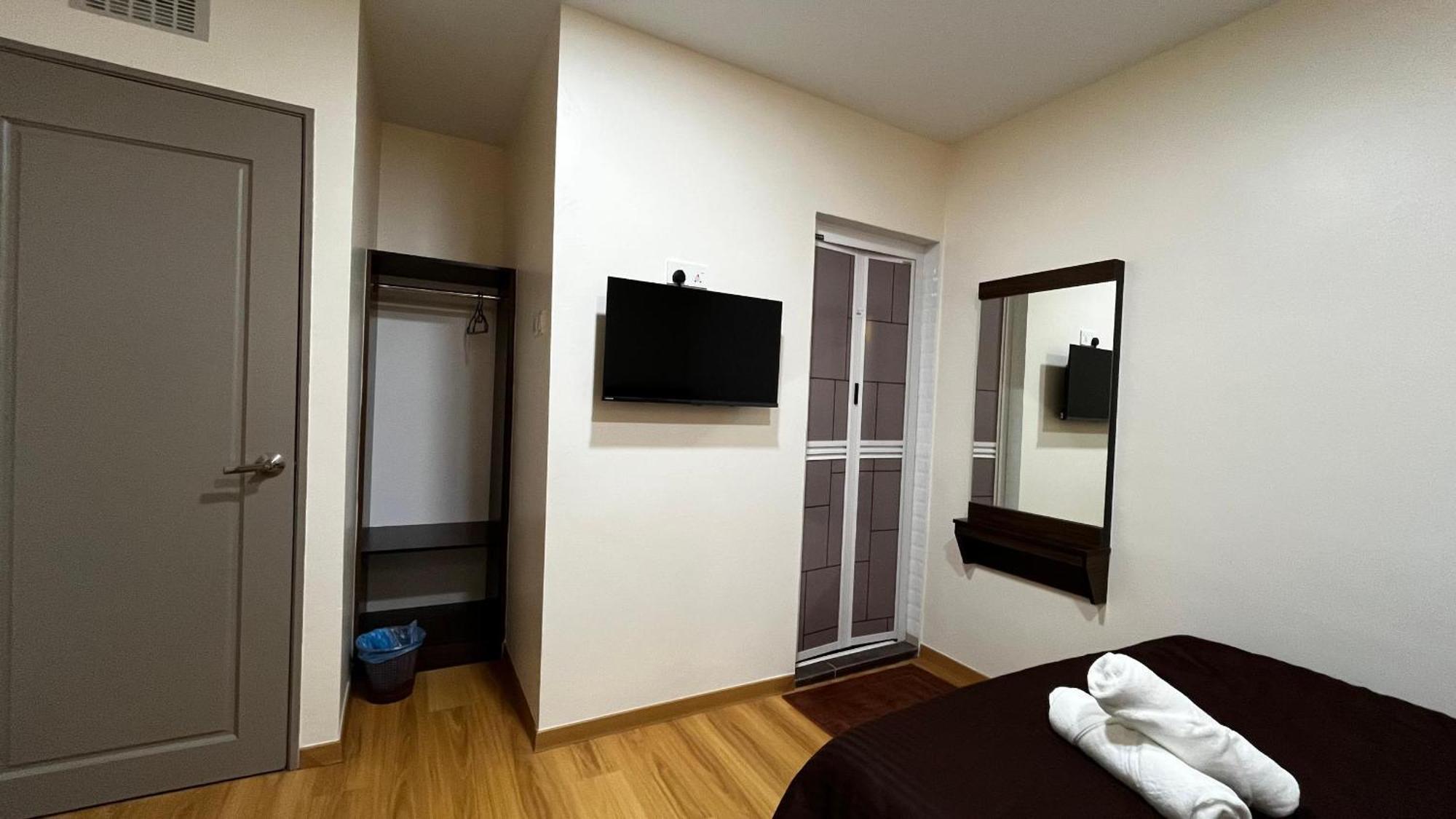 Skye Apartment Hotel Бринчанг Экстерьер фото